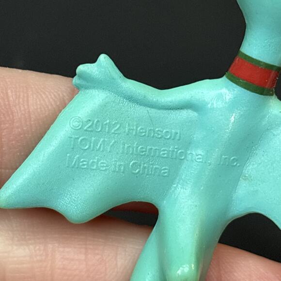 2012 Winter Friends Scarf Shiny 2” Target Exclusive Action Figure - Picture 3 of 6